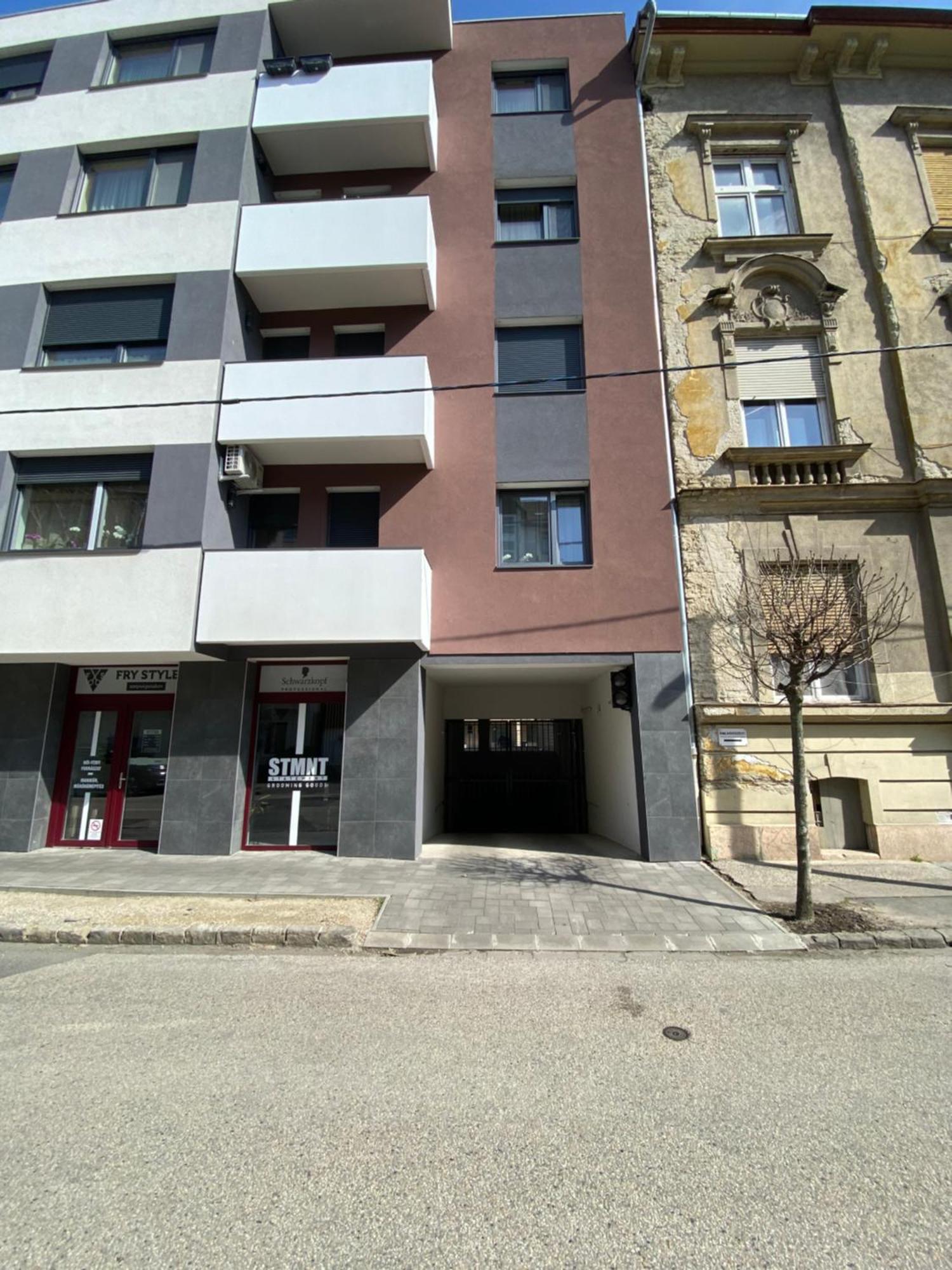 T27 Apartments Free Parking Ingyenes Zart Parkolo Дьєр Екстер'єр фото